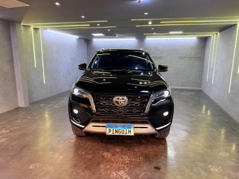 TOYOTA Hilux SW4 2.8 16V 4P SRX 4X4 7 LUGARES TURBO DIESEL AUTOMTICO, Foto 2