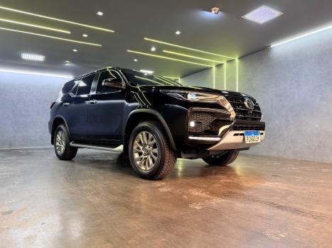 TOYOTA Hilux SW4 2.8 16V 4P SRX 4X4 7 LUGARES TURBO DIESEL AUTOMTICO, Foto 4
