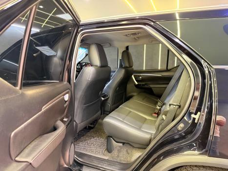 TOYOTA Hilux SW4 2.8 16V 4P SRX 4X4 7 LUGARES TURBO DIESEL AUTOMTICO, Foto 6