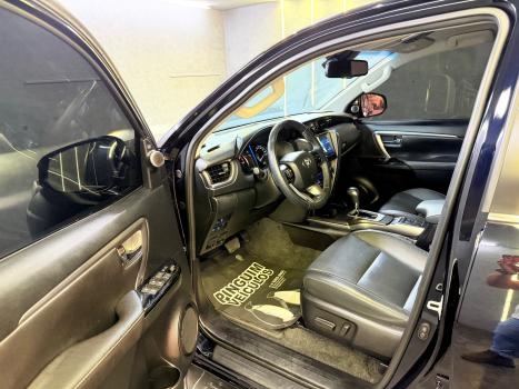 TOYOTA Hilux SW4 2.8 16V 4P SRX 4X4 7 LUGARES TURBO DIESEL AUTOMTICO, Foto 10