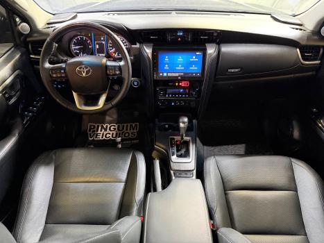 TOYOTA Hilux SW4 2.8 16V 4P SRX 4X4 7 LUGARES TURBO DIESEL AUTOMTICO, Foto 11