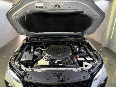 TOYOTA Hilux SW4 2.8 4P SRX 4X4 DIAMOND 7 LUGARES TURBO DIESEL AUTOMTICO, Foto 15