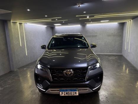 TOYOTA Hilux SW4 2.8 16V 4P SRX 4X4 7 LUGARES TURBO DIESEL AUTOMTICO, Foto 2