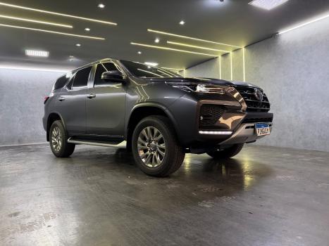 TOYOTA Hilux SW4 2.8 16V 4P SRX 4X4 7 LUGARES TURBO DIESEL AUTOMTICO, Foto 4