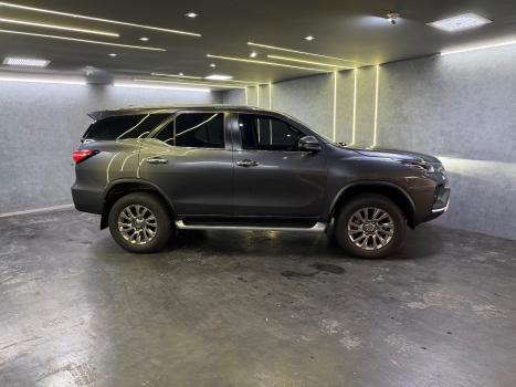 TOYOTA Hilux SW4 2.8 16V 4P SRX 4X4 7 LUGARES TURBO DIESEL AUTOMTICO, Foto 5