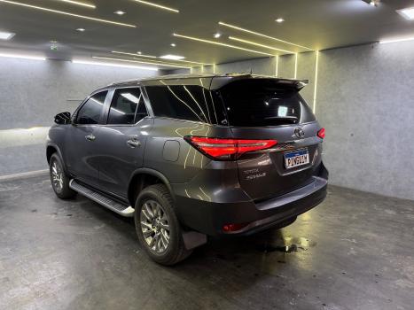 TOYOTA Hilux SW4 2.8 16V 4P SRX 4X4 7 LUGARES TURBO DIESEL AUTOMTICO, Foto 6