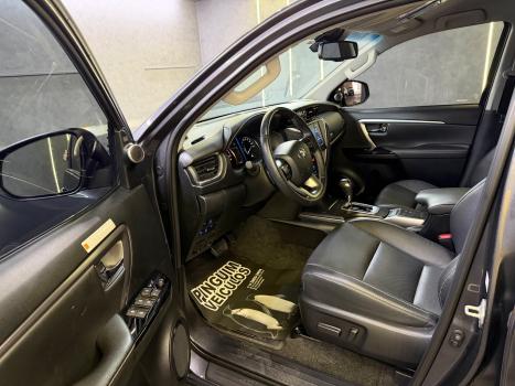 TOYOTA Hilux SW4 2.8 16V 4P SRX 4X4 7 LUGARES TURBO DIESEL AUTOMTICO, Foto 12