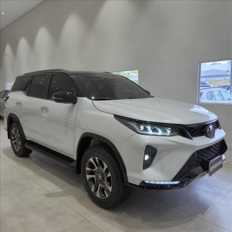 TOYOTA Hilux SW4 2.8 4P 4X4 TURBO DIESEL, Foto 1