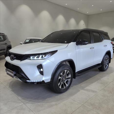 TOYOTA Hilux SW4 2.8 4P 4X4 TURBO DIESEL, Foto 3