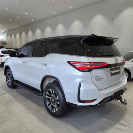 TOYOTA Hilux SW4 2.8 4P 4X4 TURBO DIESEL, Foto 6