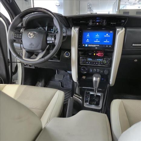 TOYOTA Hilux SW4 2.8 4P 4X4 TURBO DIESEL, Foto 15