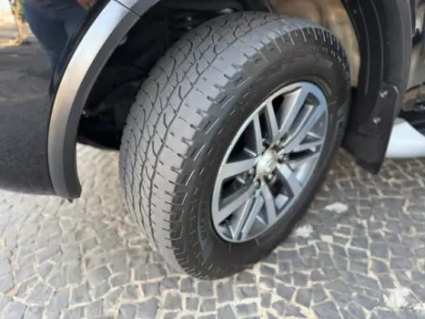 TOYOTA Hilux SW4 2.8 4P SRX 4X4 TURBO DIESEL AUTOMTICO, Foto 11