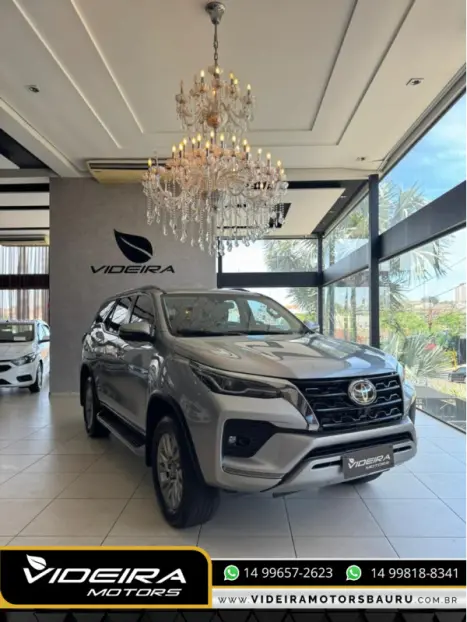 TOYOTA Hilux SW4 2.8 16V 4P SRX 4X4 7 LUGARES TURBO DIESEL AUTOMTICO, Foto 1