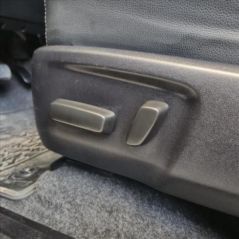 TOYOTA Hilux SW4 2.8 4P SRX 4X4 TURBO DIESEL AUTOMTICO, Foto 16