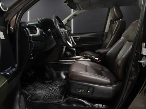 TOYOTA Hilux SW4 2.8 16V 4P SRX 4X4 7 LUGARES TURBO DIESEL AUTOMTICO, Foto 6