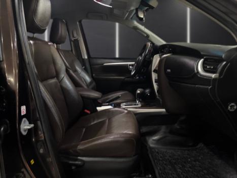 TOYOTA Hilux SW4 2.8 16V 4P SRX 4X4 7 LUGARES TURBO DIESEL AUTOMTICO, Foto 7