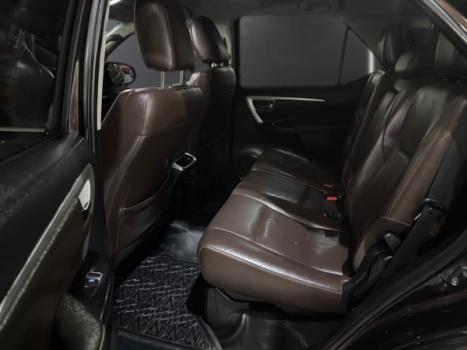 TOYOTA Hilux SW4 2.8 16V 4P SRX 4X4 7 LUGARES TURBO DIESEL AUTOMTICO, Foto 8