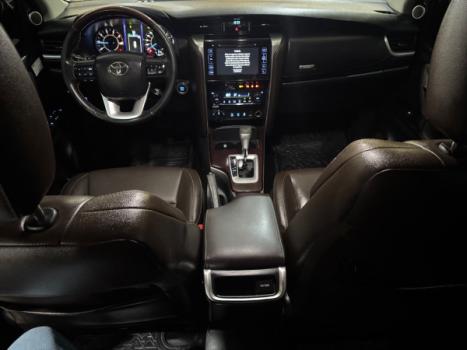 TOYOTA Hilux SW4 2.8 16V 4P SRX 4X4 7 LUGARES TURBO DIESEL AUTOMTICO, Foto 11