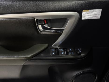 TOYOTA Hilux SW4 2.8 16V 4P SRX 4X4 7 LUGARES TURBO DIESEL AUTOMTICO, Foto 13