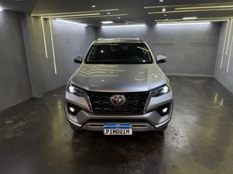 TOYOTA Hilux SW4 2.8 16V 4P SRX 4X4 7 LUGARES TURBO DIESEL AUTOM�TICO, Foto 2