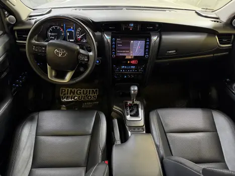 TOYOTA Hilux SW4 2.8 16V 4P SRX 4X4 7 LUGARES TURBO DIESEL AUTOM�TICO, Foto 10