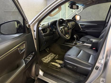 TOYOTA Hilux SW4 2.8 16V 4P SRX 4X4 7 LUGARES TURBO DIESEL AUTOM�TICO, Foto 11