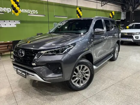 TOYOTA Hilux SW4 2.8 4P SRX 4X4 TURBO DIESEL AUTOM�TICO, Foto 8