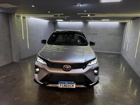 TOYOTA Hilux SW4 2.8 4P SRX 4X4 DIAMOND 7 LUGARES TURBO DIESEL AUTOM�TICO, Foto 2