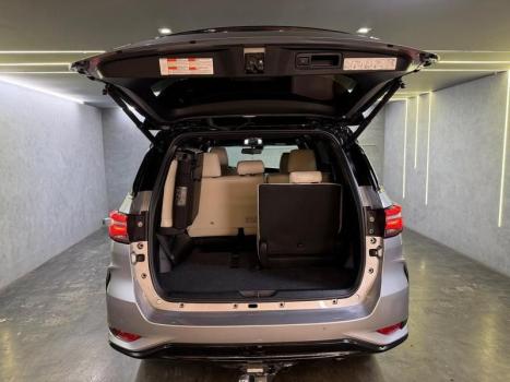 TOYOTA Hilux SW4 2.8 4P SRX 4X4 DIAMOND 7 LUGARES TURBO DIESEL AUTOM�TICO, Foto 9