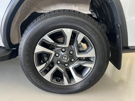 TOYOTA Hilux SW4 2.8 4P SRX 4X4 DIAMOND 7 LUGARES TURBO DIESEL AUTOM�TICO, Foto 5