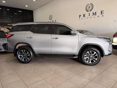 TOYOTA Hilux SW4 2.8 16V 4P SRX PLATINUM 4X4 7 LUGARES TURBO DIESEL AUTOM�TICO, Foto 3