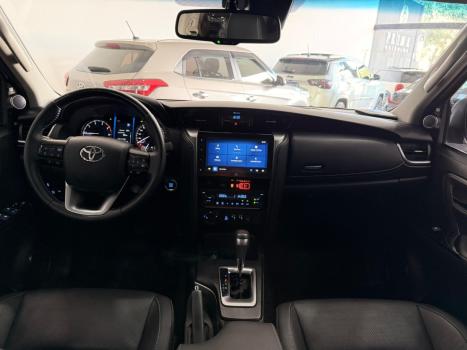 TOYOTA Hilux SW4 2.8 16V 4P SRX PLATINUM 4X4 7 LUGARES TURBO DIESEL AUTOM�TICO, Foto 6