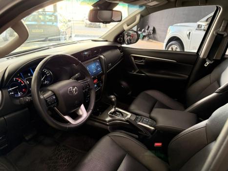 TOYOTA Hilux SW4 2.8 16V 4P SRX PLATINUM 4X4 7 LUGARES TURBO DIESEL AUTOM�TICO, Foto 7