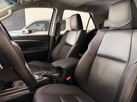 TOYOTA Hilux SW4 2.8 16V 4P SRX PLATINUM 4X4 7 LUGARES TURBO DIESEL AUTOM�TICO, Foto 9