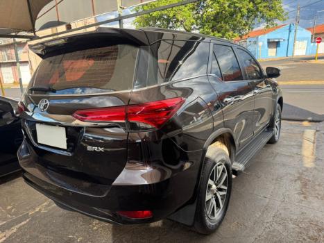 TOYOTA Hilux SW4 2.8 4P SRX 4X4 TURBO DIESEL AUTOM�TICO, Foto 4