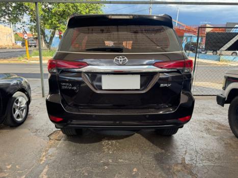 TOYOTA Hilux SW4 2.8 4P SRX 4X4 TURBO DIESEL AUTOM�TICO, Foto 5