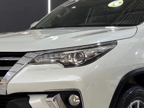 TOYOTA Hilux SW4 2.8 16V 4P SRX 4X4 7 LUGARES TURBO DIESEL AUTOM�TICO, Foto 2