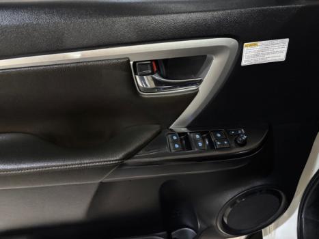 TOYOTA Hilux SW4 2.8 16V 4P SRX 4X4 7 LUGARES TURBO DIESEL AUTOM�TICO, Foto 14