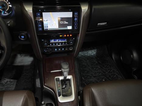 TOYOTA Hilux SW4 2.8 16V 4P SRX 4X4 7 LUGARES TURBO DIESEL AUTOM�TICO, Foto 15