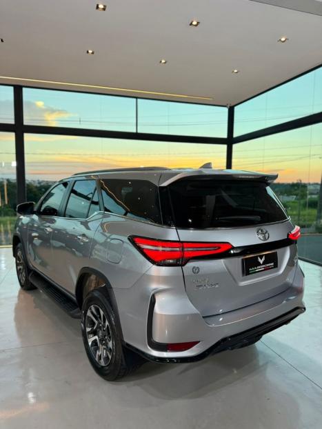 TOYOTA Hilux SW4 2.8 16V 4P SRX PLATINUM 4X4 7 LUGARES TURBO DIESEL AUTOM�TICO, Foto 6