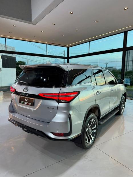 TOYOTA Hilux SW4 2.8 16V 4P SRX PLATINUM 4X4 7 LUGARES TURBO DIESEL AUTOM�TICO, Foto 7