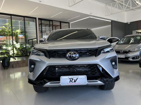 TOYOTA Hilux SW4 2.8 16V 4P SRX PLATINUM 4X4 7 LUGARES TURBO DIESEL AUTOM�TICO, Foto 2