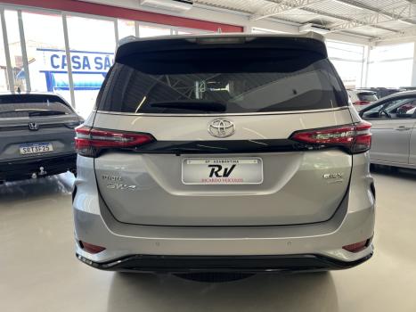 TOYOTA Hilux SW4 2.8 16V 4P SRX PLATINUM 4X4 7 LUGARES TURBO DIESEL AUTOM�TICO, Foto 4