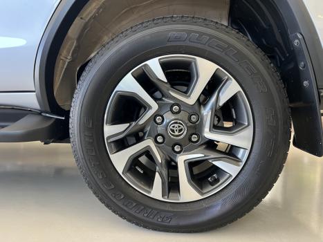 TOYOTA Hilux SW4 2.8 16V 4P SRX PLATINUM 4X4 7 LUGARES TURBO DIESEL AUTOM�TICO, Foto 5