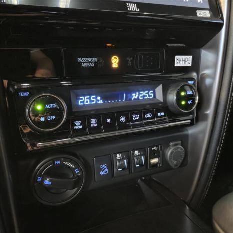 TOYOTA Hilux SW4 2.8 4P SRX 4X4 TURBO DIESEL AUTOM�TICO, Foto 9