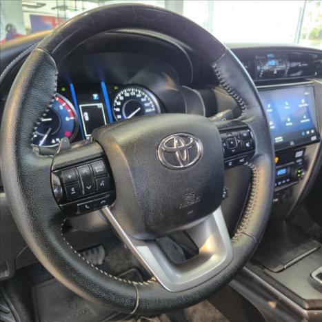 TOYOTA Hilux SW4 2.8 4P SRX 4X4 TURBO DIESEL AUTOM�TICO, Foto 11