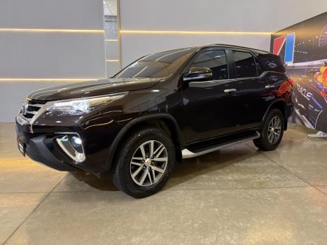 TOYOTA Hilux SW4 2.8 4P SRX 4X4 TURBO DIESEL AUTOM�TICO, Foto 2