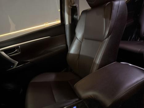 TOYOTA Hilux SW4 2.8 4P SRX 4X4 TURBO DIESEL AUTOM�TICO, Foto 9