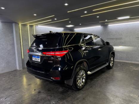 TOYOTA Hilux SW4 2.8 4P SRX 4X4 TURBO DIESEL AUTOM�TICO, Foto 7