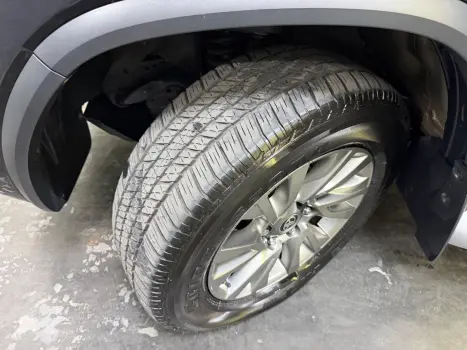 TOYOTA Hilux SW4 2.8 4P SRX 4X4 TURBO DIESEL AUTOM�TICO, Foto 16